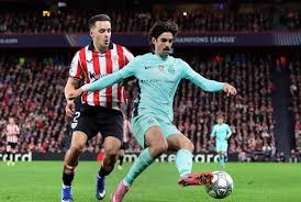 坏消息，勇士队的库里因背部受伤被排除在对阵雄鹿队的比赛之外